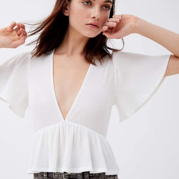 Urban Outfitters Rori Pleated Top - Picture 1 of 3